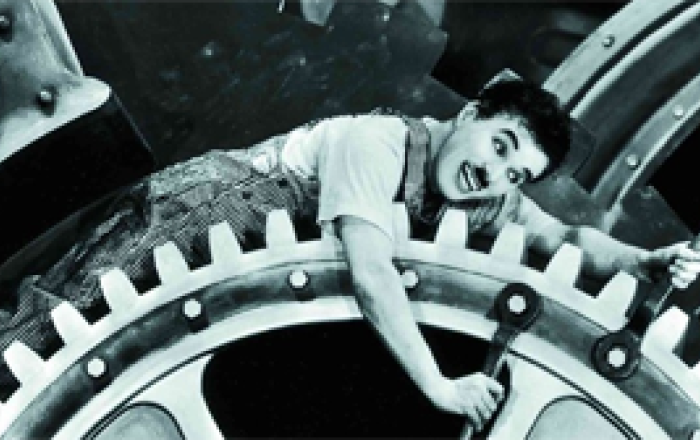 particolare foto Chaplin dal film Tempi moderni